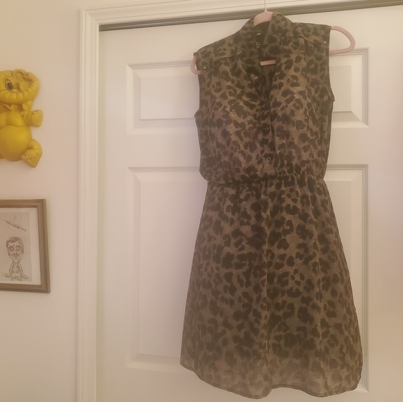 H&M Leopard/ Camo Sheer Safari Dress - Picture 12 of 12